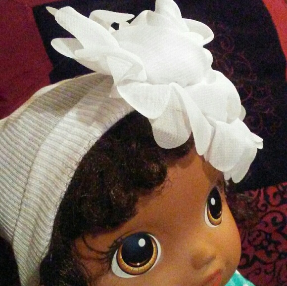 Silky white flower knit baby/toddler hat - Picture 3 of 6